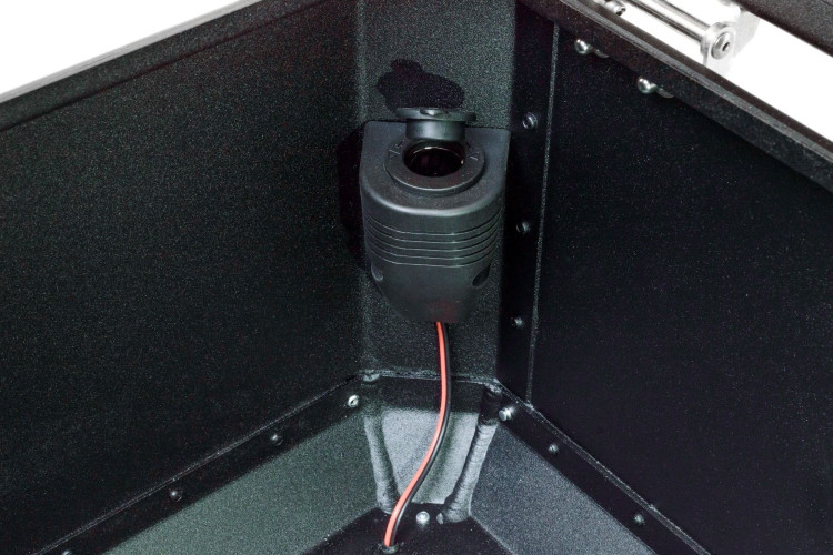 Розетка 12В в топкейс Внутренняя с крышкой, проводом и герметичным разъемом