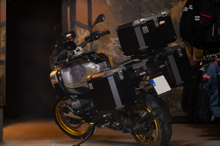 Боковые рамки BMW R1300GSA Adventure 2024+ для 2 кофров