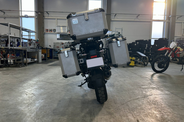 Площадка-адаптер BMW R1300GS под ZubrLock